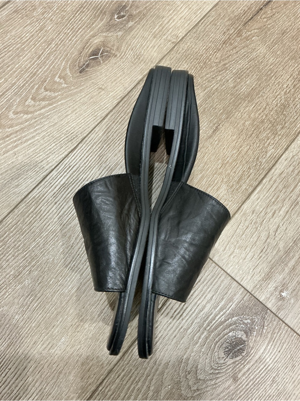 Vionic Black Leather DEMI Slide Sandals - Picture 4 of 9